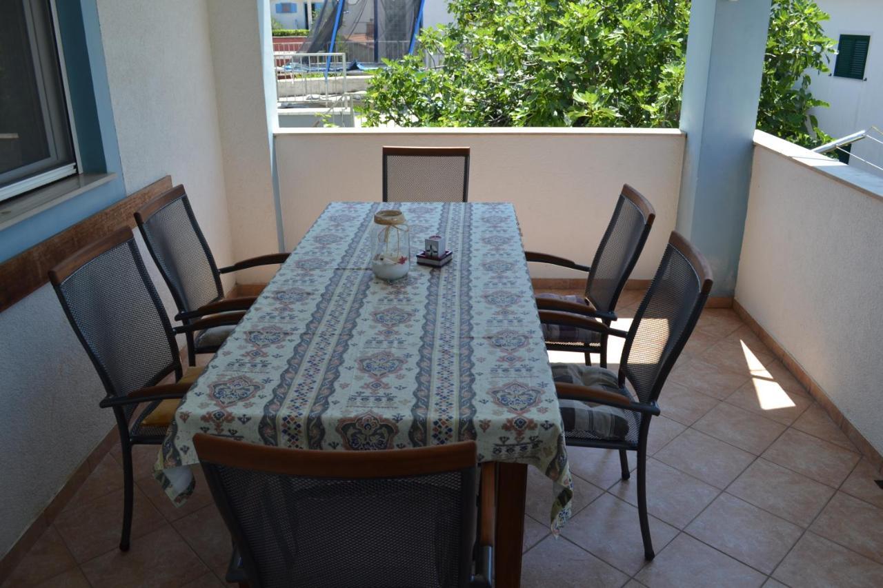 Apartments Lucija Srima Luaran gambar